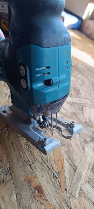 Wyrzynarka Makita djv181