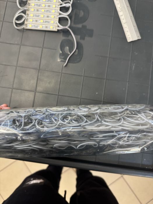 Diody led białe.