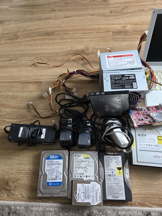 Elektrozłom  dyski, zasilacze, laptop