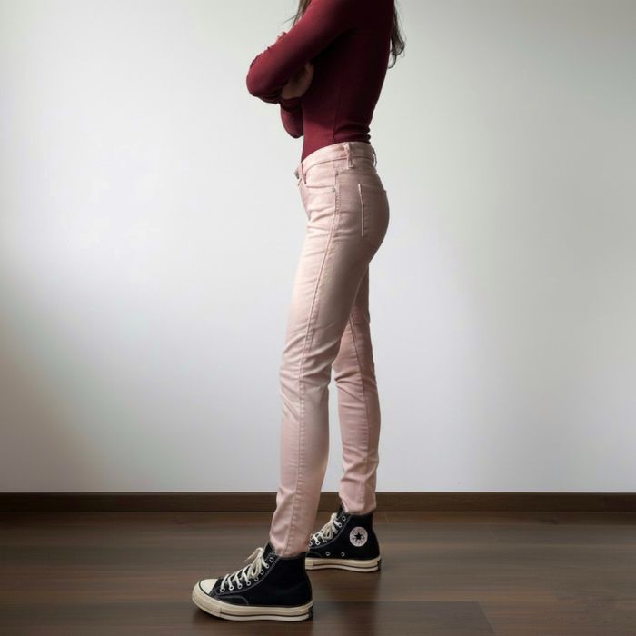 Jeansy skinny pudrowy