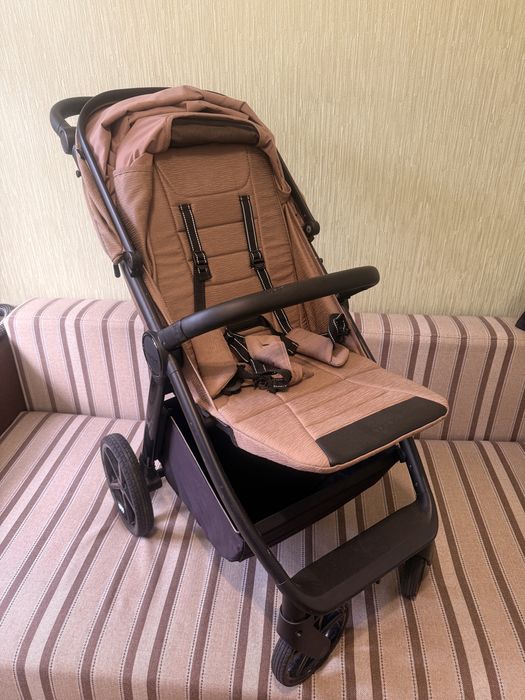 Прогулянкова коляска Carrello Bravo CRL-8512 Royal Beige, бежева