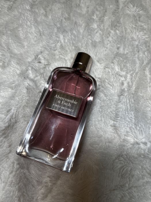 Парфуми Abercrombie & Fitch First Instinct for Her