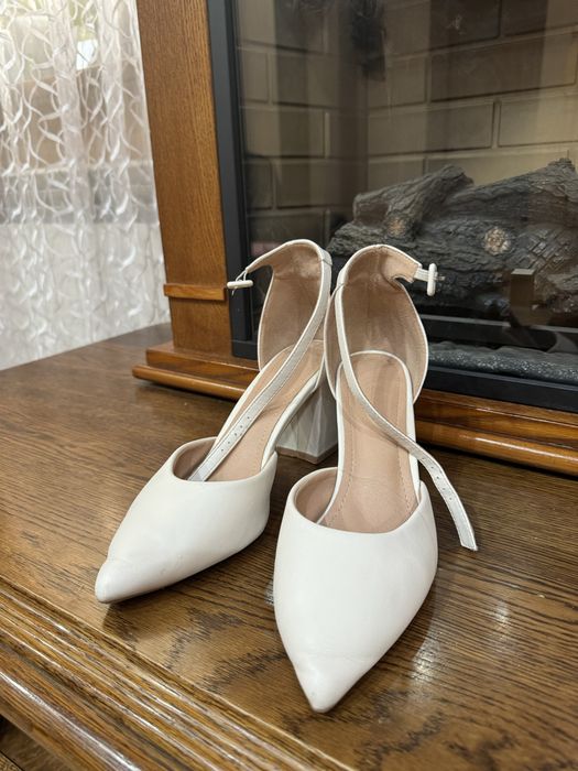 Айворі (молочні) туфлі