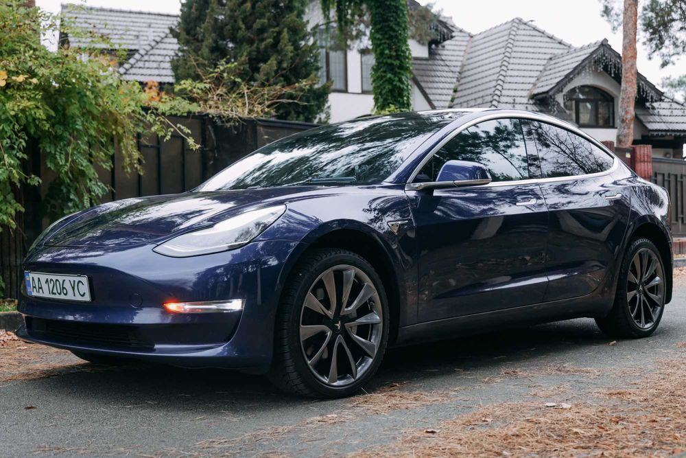 Tesla model 3 Long range Dual Motor 75 KWh Full Self-Driving (Supervis