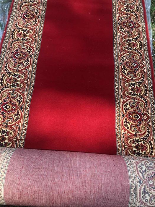 Коврова доріжка нова