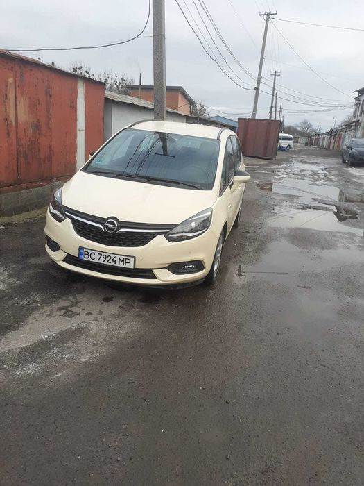 Opel Zafira C Restyling 2017