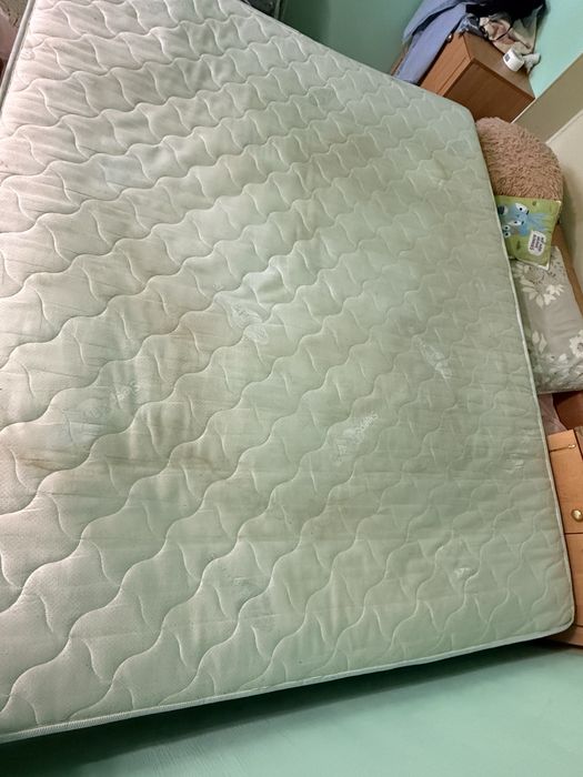 Продам БУ матрас 1,8м*2м
