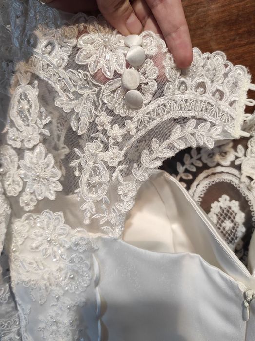 Весільна сукня.Кільця під спідницю у подарунок