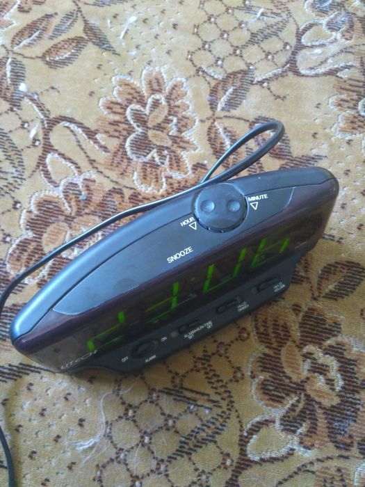 Цифровые часы LITECH (Сеть)