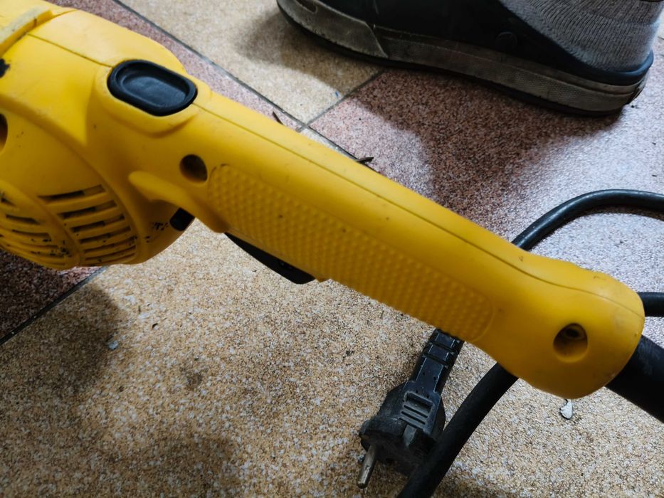 DeWalt szlifierka kątowa 230mm d28490