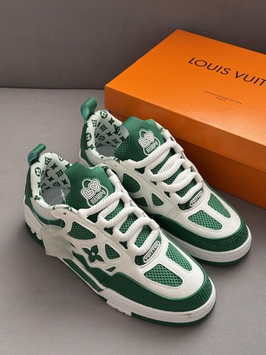 2 моделі Louis Vuitton Skate 1854 (зелені та сині)