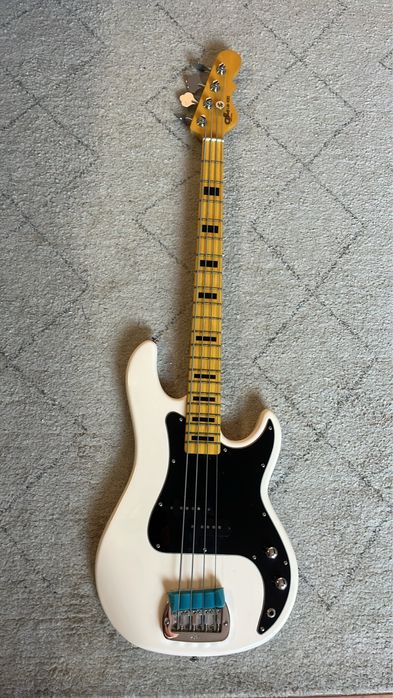 Baixo G&L LB100 tribute series