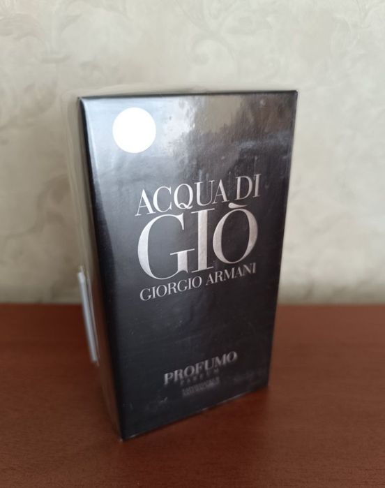Стильний подарунок для чоловіків Armani Acqua Di Gio Profumo.