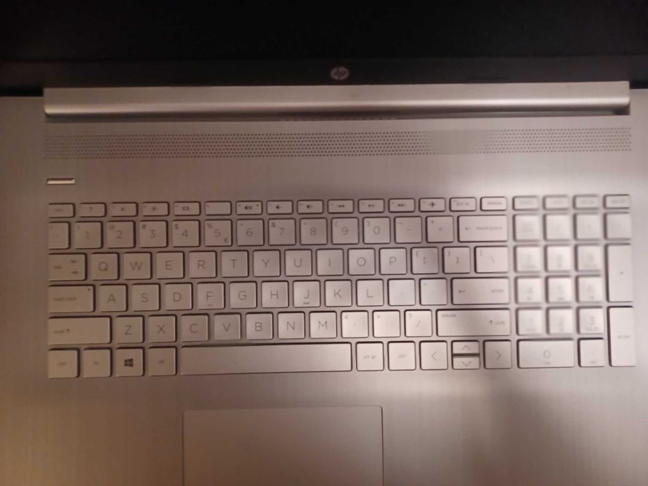 Laptop hp 17 calowy