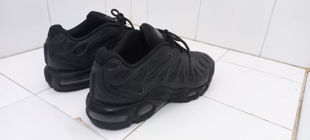 Nike air max plus drift