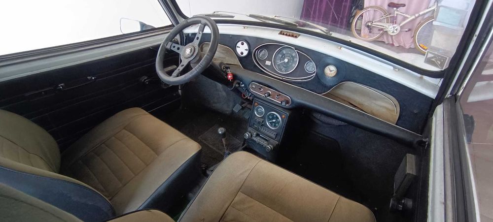 Austin Mini 1000528942565813790728