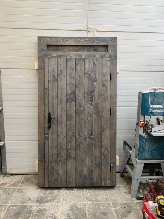 Nowe Drzwi dostępne od ręki ocieplane drewniane gospodarcze domków