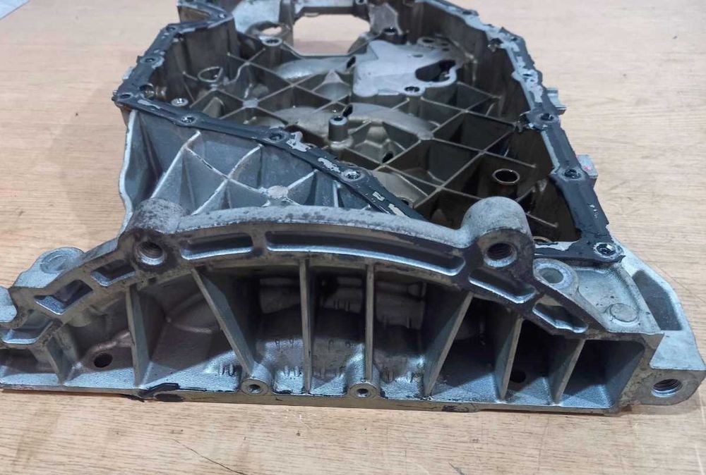 Miska misa olejowa podstawa miski AUDI VW 1.8 2.0 TFSI A4 B8 A5 Q5