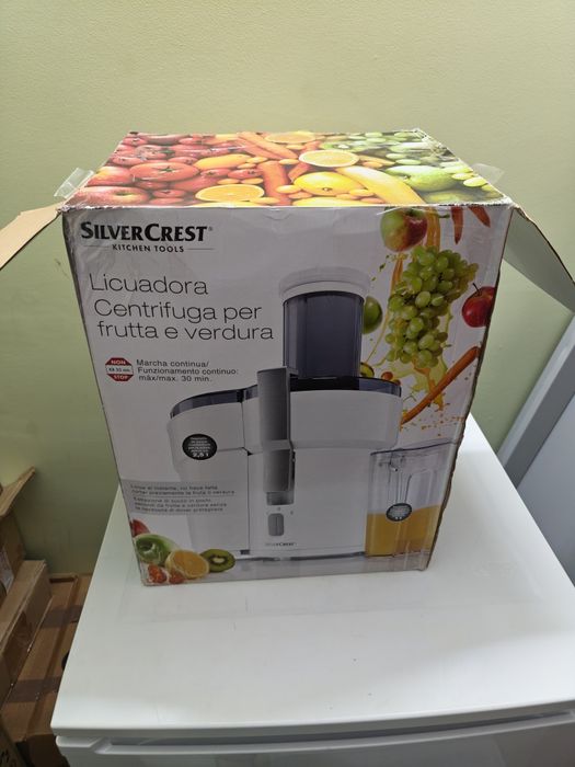 Liquidificadora / Centrífuga SilverCrest para fruta e legumes,