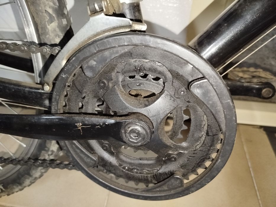 Bicicleta de passeio dá para homens e mulheres.