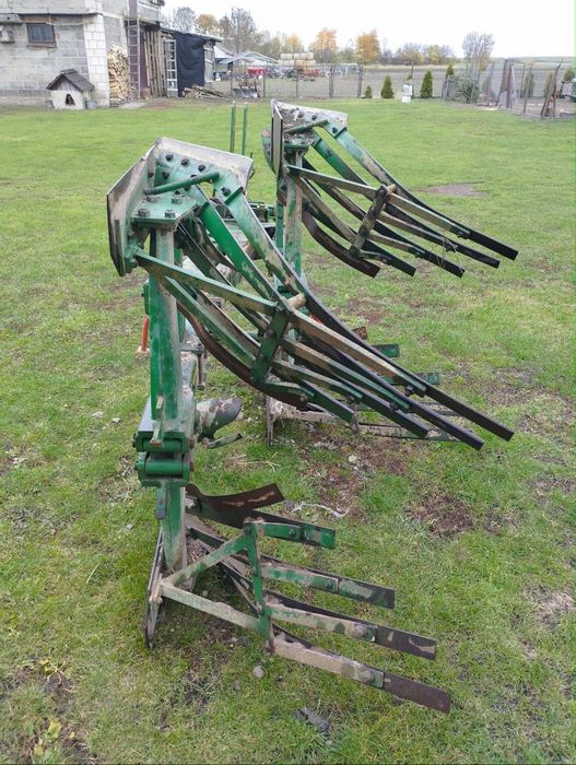 Продам плуги 2-30, 3-30