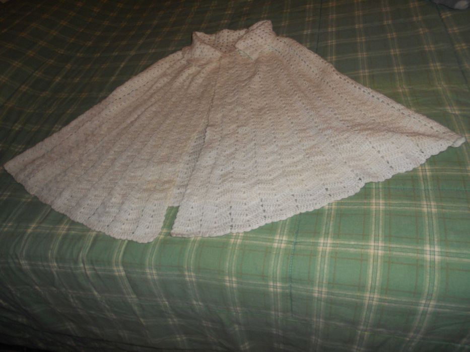 Poncho feito a mão em lã de qualidade para criança NOVO