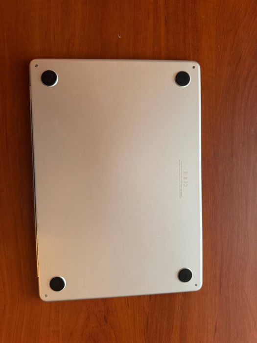 MacBook Air 13.6 2022 M2 8ram 256ssd