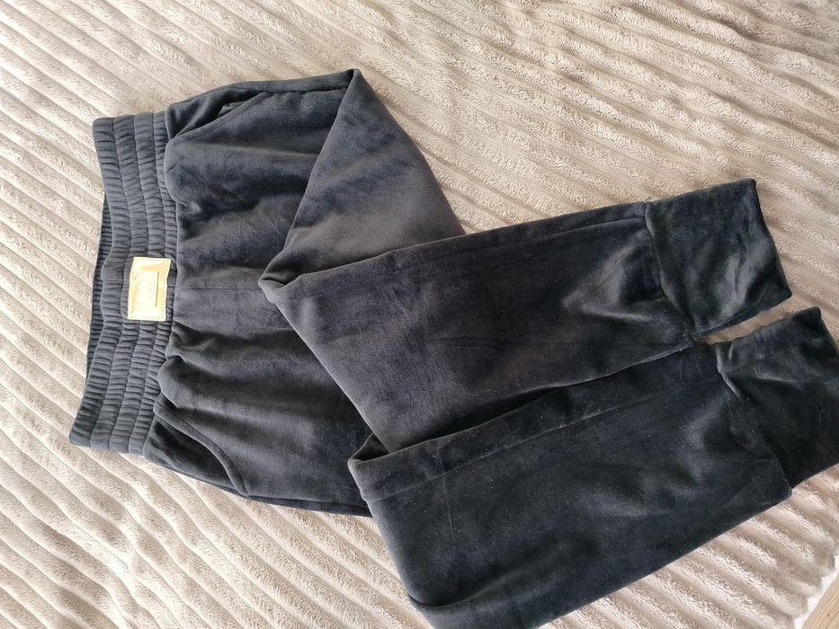 Welurowe spodnie dresowe. Rozmiar L