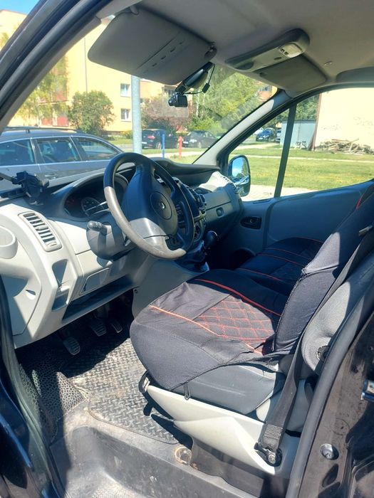 Renault Trafic 2.0 diesel 6 biegów 2013 rok