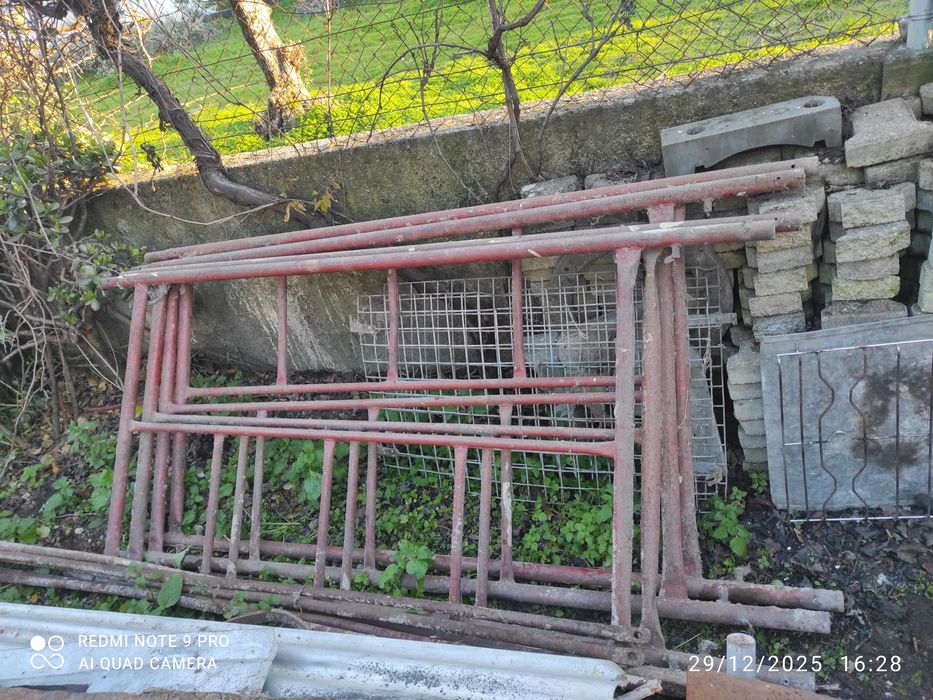 Dois Andaimes usados