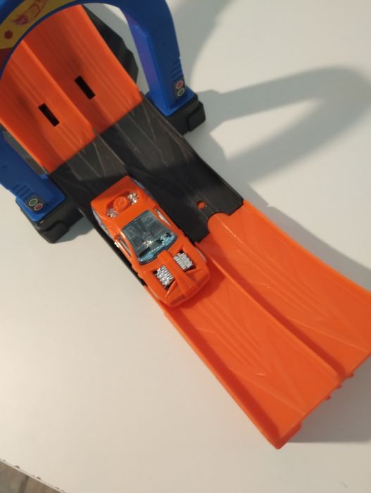 Garaż Mega Garage Hot Wheels