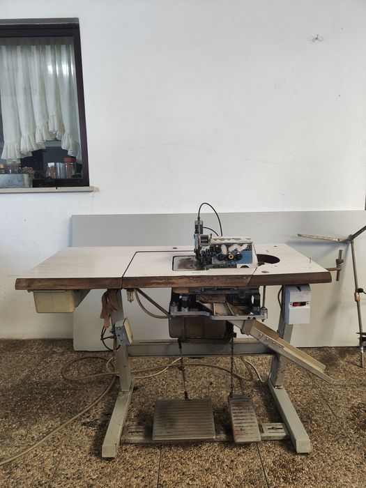 máquina industrial de corte cose com faca e aspiração/coletor ·Brother