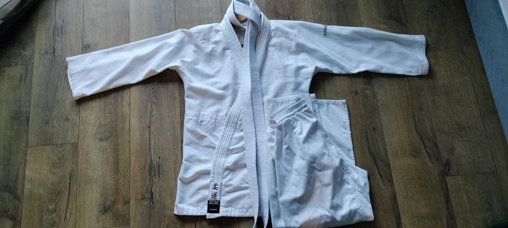 Kimono Decathlon 170 karate judo