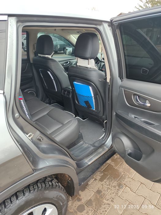 Автомобіль Nissan rogue