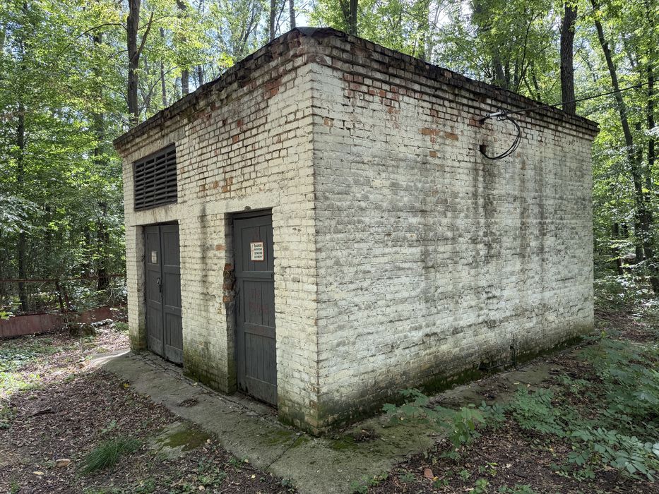 Продаж земельної ділянки 5.7 Га з базою відпочинку Умань