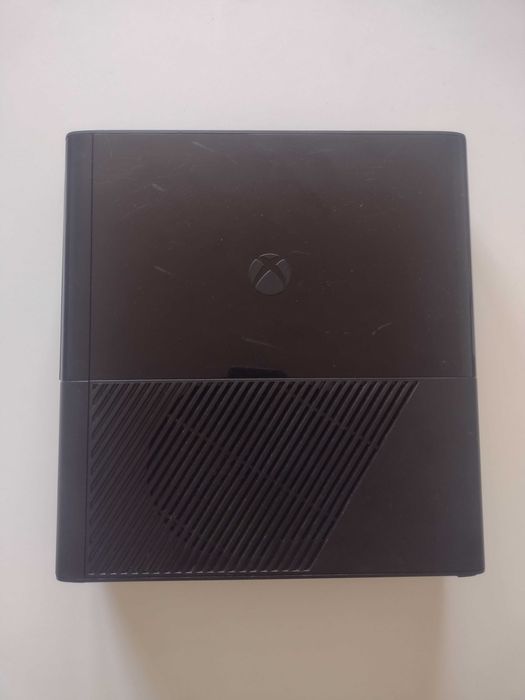 Konsola Xbox 360E 229Gb