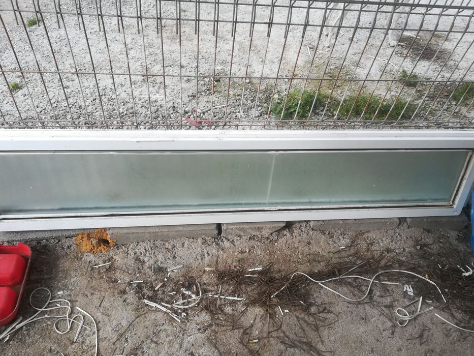 Janelas  e laterais em aluminio (como novas)