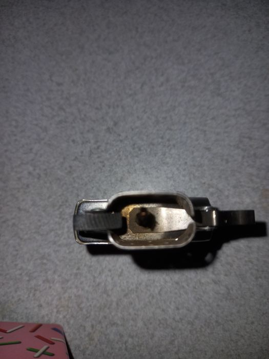 Продам зажигалку Zippo