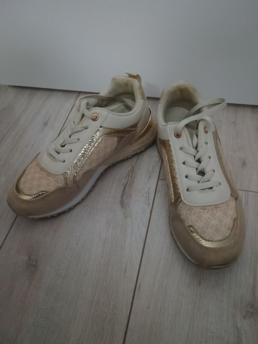 Buty Sneakersy 39