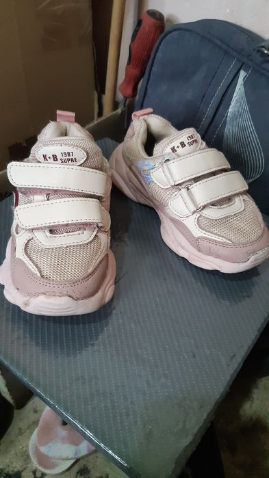 Кросівки для дівчаток