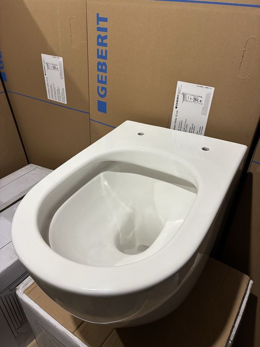 Інсталяція GEBERIT з Безобідковим унітазом з кришкою Мікрооіфт