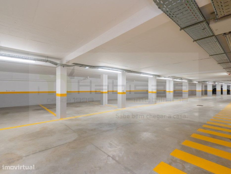 T2 a Estrear com Terraço a Sul em Condomínio Fechado