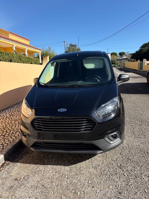 Carrinha Ford Transit courier