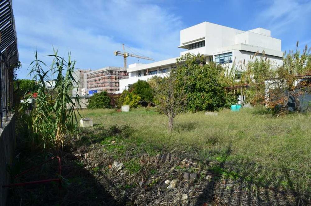 Vende-se Terreno na Ajuda - Lisboa | VENDA PARTICULAR