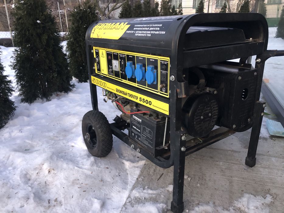 Генератор бензиновий 5 кВт.