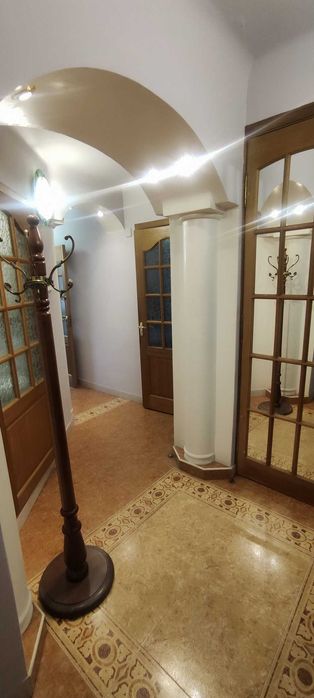 Центр, метро Золоті ворота, Львівська площа , Бульварно-Кудрявська  6.