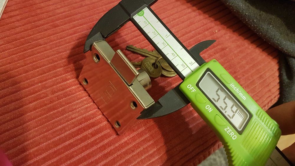 Zamek meblowy cylindryczny-*Lob*-trzy klucze