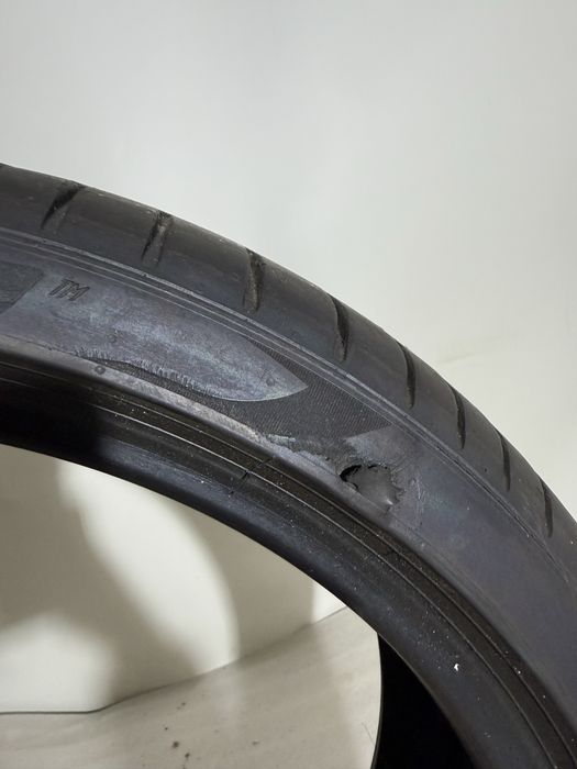 Opona Pirelli P-Zero 245 35 r20  2022
