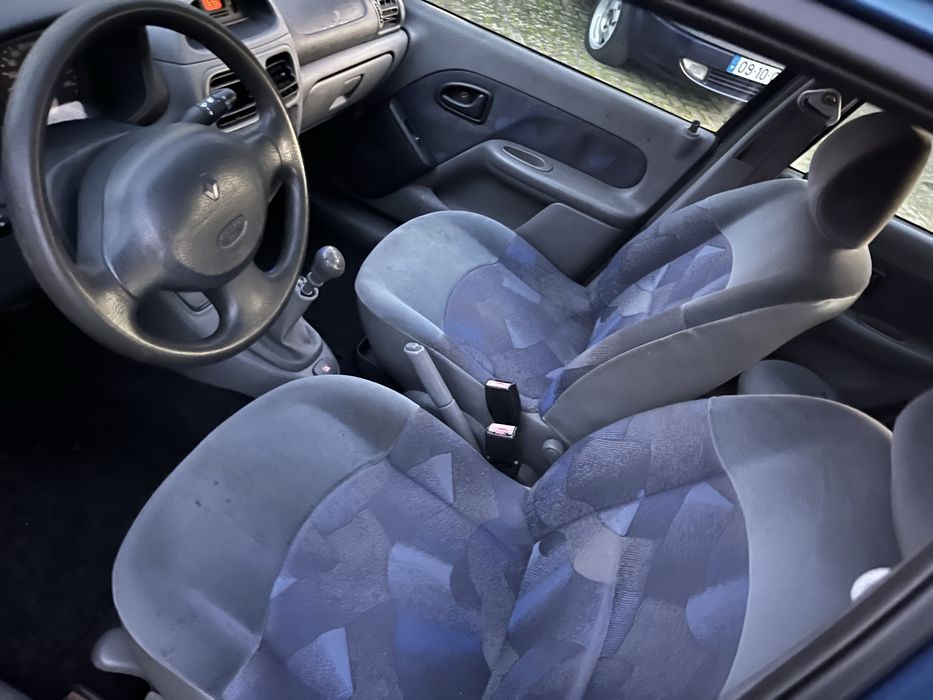 Vendo Renault Clio 1.2 Rt optimo  estado geral assistido viatura