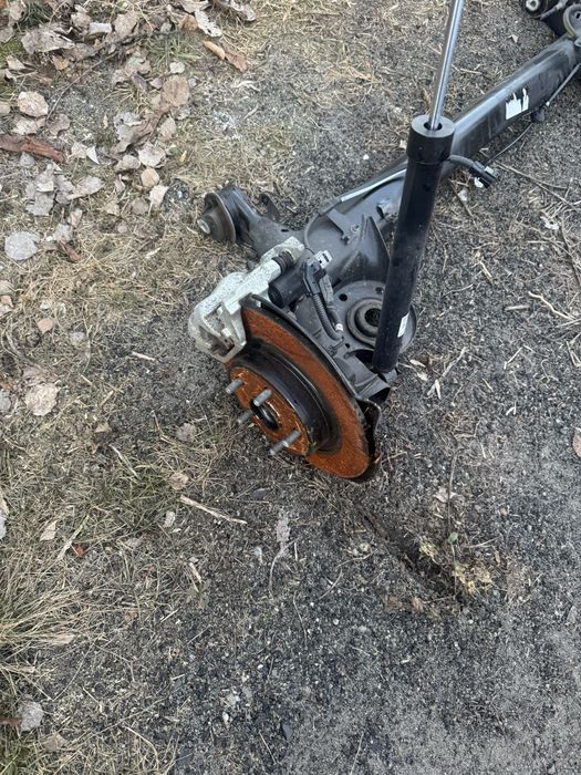 Belka zawieszenie tyl yaris cross 21-25